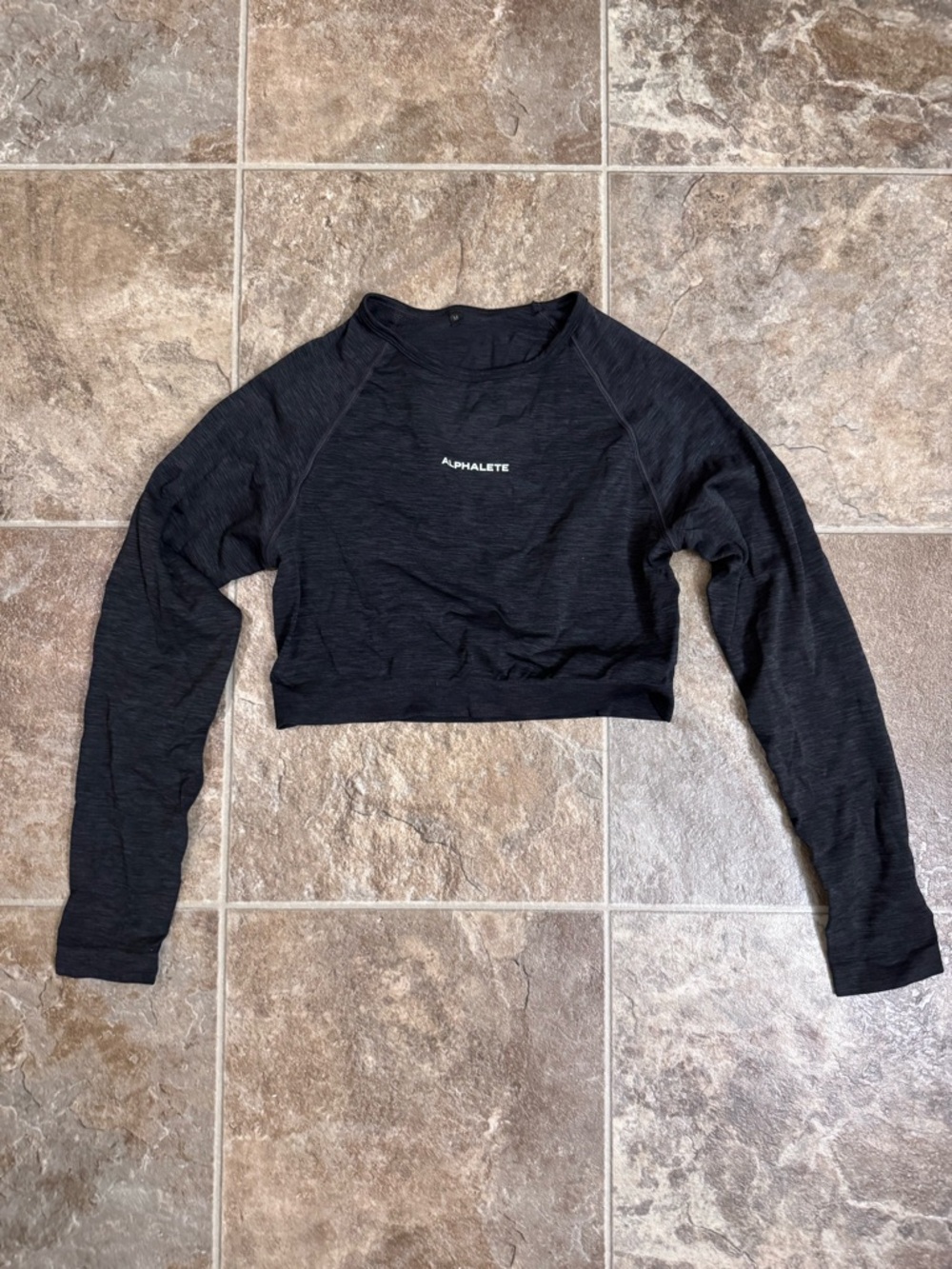 Alphalete Amplify Long-Sleeve Crop Seamless